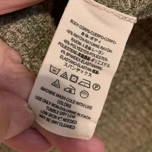 Free People Sz Medium mountaineer cuff T-shirt w/lace up/down sleeve option. - Picture 8 of 10